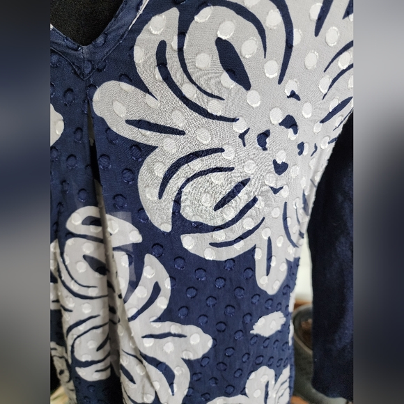 Vinyard Vines navy blue sweater, Small - Picture 5 of 8